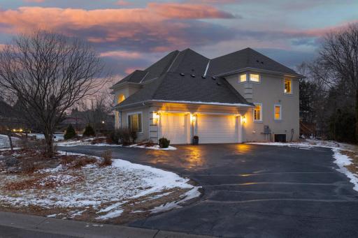 18119 Bearpath Trail, Eden Prairie, MN 55347