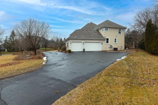 18119 Bearpath Trail, Eden Prairie, MN 55347
