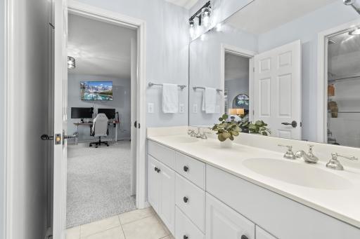 18119 Bearpath Trail, Eden Prairie, MN 55347