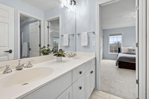 18119 Bearpath Trail, Eden Prairie, MN 55347