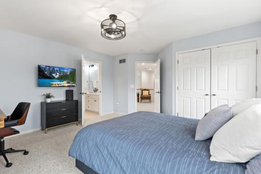 18119 Bearpath Trail, Eden Prairie, MN 55347