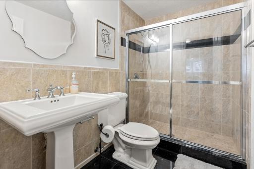 18119 Bearpath Trail, Eden Prairie, MN 55347