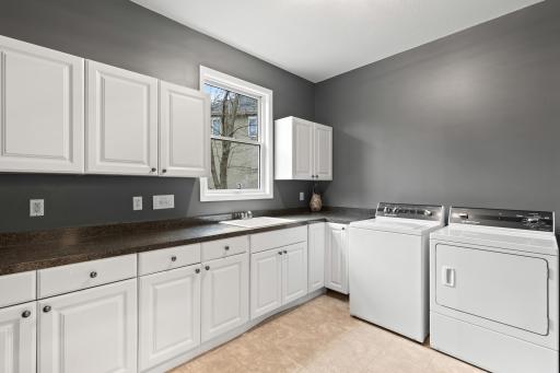 18119 Bearpath Trail, Eden Prairie, MN 55347