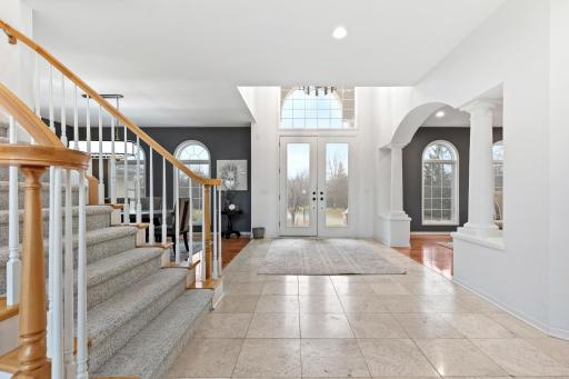 18119 Bearpath Trail, Eden Prairie, MN 55347