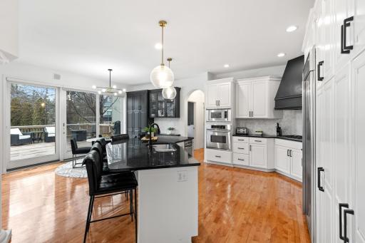 18119 Bearpath Trail, Eden Prairie, MN 55347