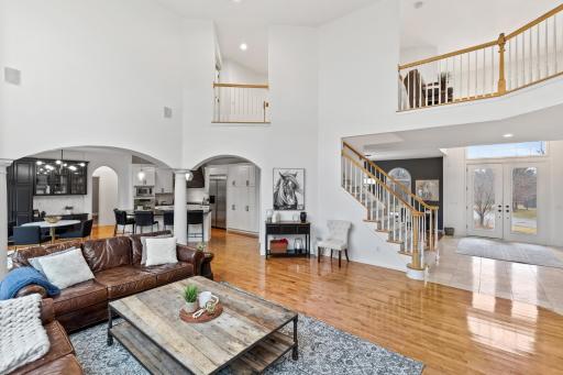 18119 Bearpath Trail, Eden Prairie, MN 55347