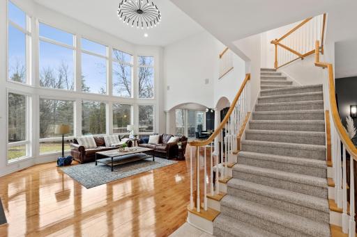 18119 Bearpath Trail, Eden Prairie, MN 55347