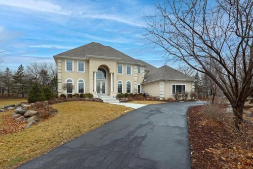 18119 Bearpath Trail, Eden Prairie, MN 55347