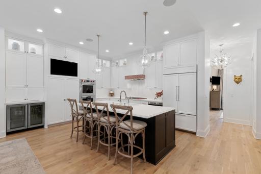207 Walker Avenue S, Wayzata, MN 55391