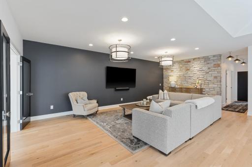 207 Walker Avenue S, Wayzata, MN 55391
