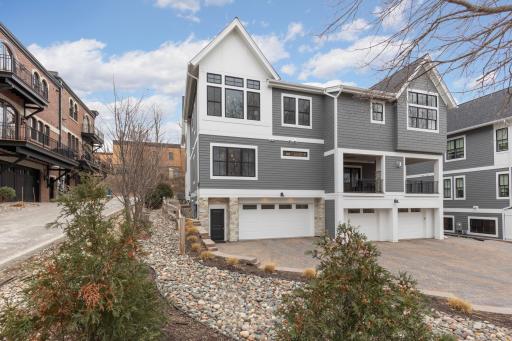 207 Walker Avenue S, Wayzata, MN 55391