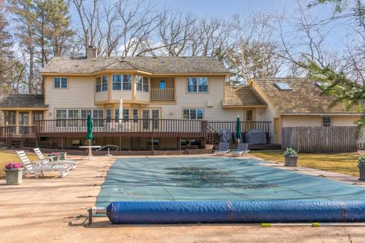 9 Evergreen Road, North Oaks, MN 55127