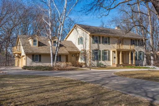 9 Evergreen Road, North Oaks, MN 55127