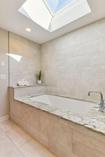 7116 Lanham Lane, Edina, MN 55439