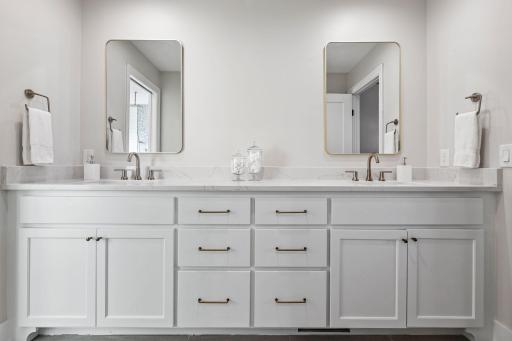 5650 Fairlawn Shores Trail SE, Prior Lake, MN 55372