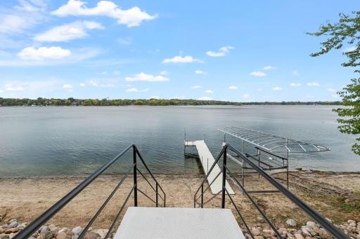 Easy access to beach & dock from the deck
