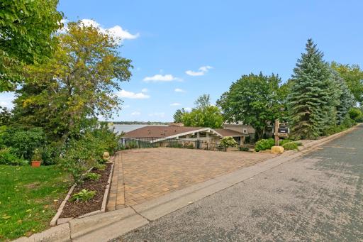 5650 Fairlawn Shores Trail SE, Prior Lake, MN 55372