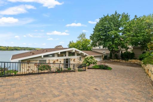 5650 Fairlawn Shores Trail SE, Prior Lake, MN 55372