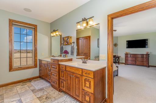 13804 40th Street S, Afton, MN 55001