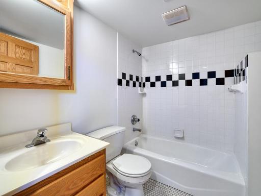 335 Summit Avenue, Saint Paul, MN 55102