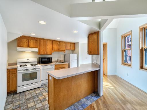 335 Summit Avenue, Saint Paul, MN 55102