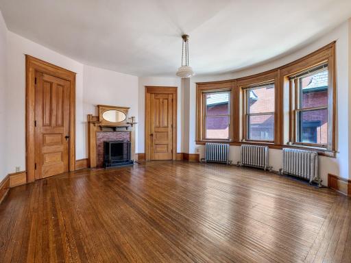335 Summit Avenue, Saint Paul, MN 55102