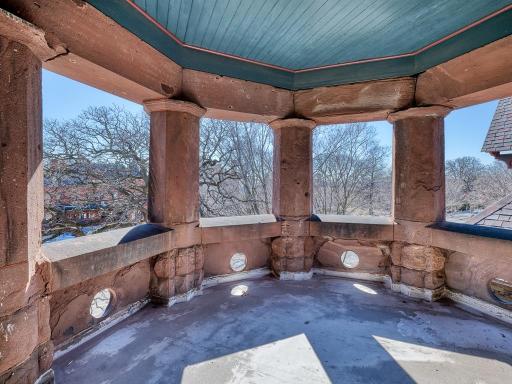 335 Summit Avenue, Saint Paul, MN 55102