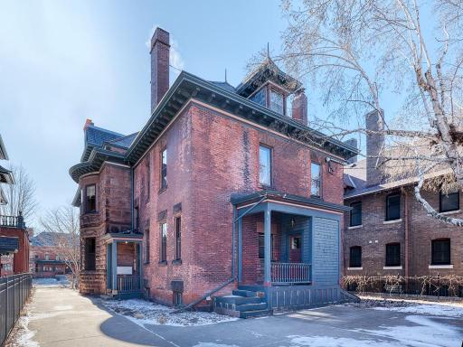 335 Summit Avenue, Saint Paul, MN 55102