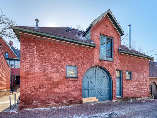 335 Summit Avenue, Saint Paul, MN 55102