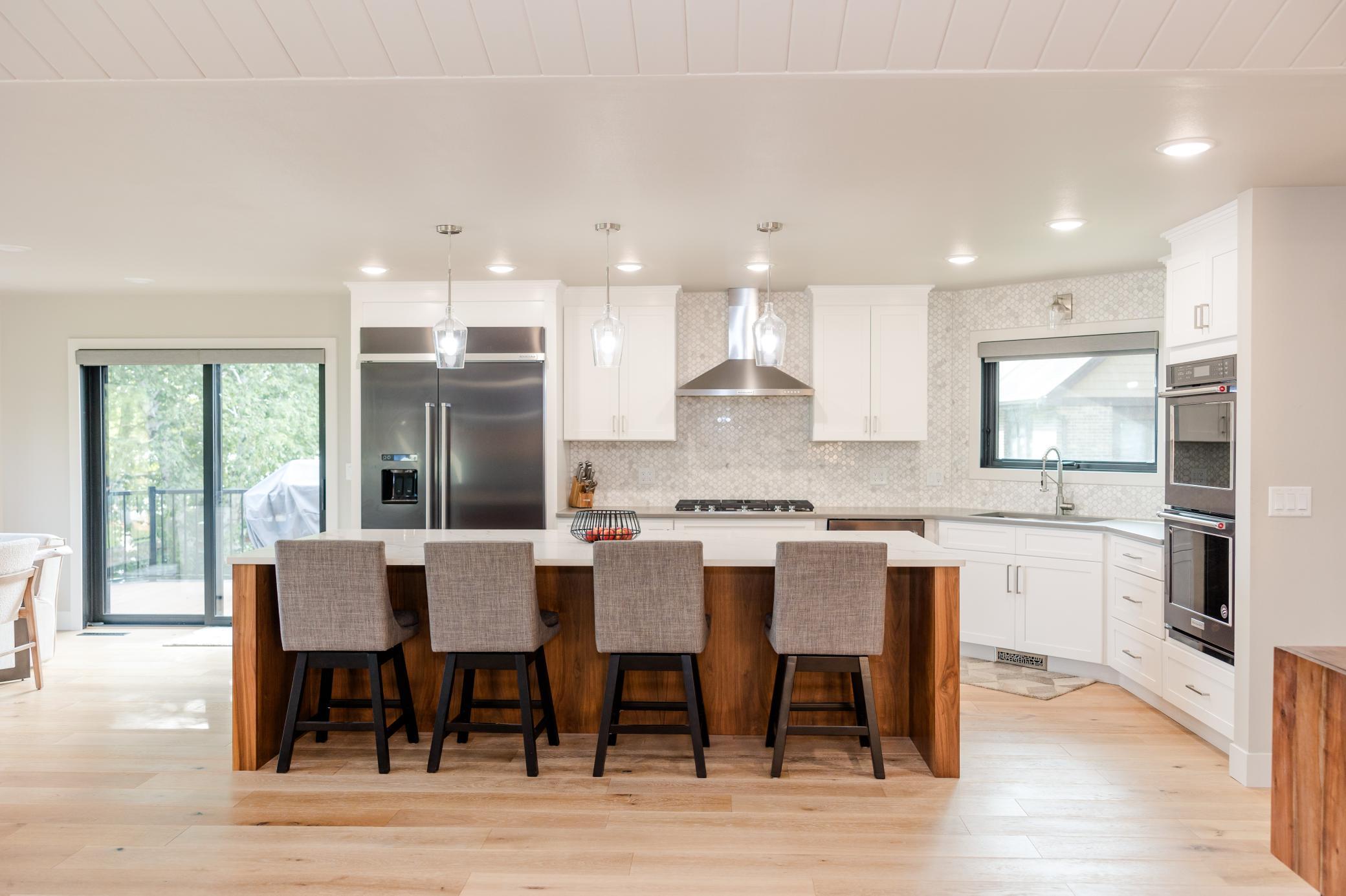 804 S Shore Dr Detroit Lakes, MN 56501-2-39.jpg