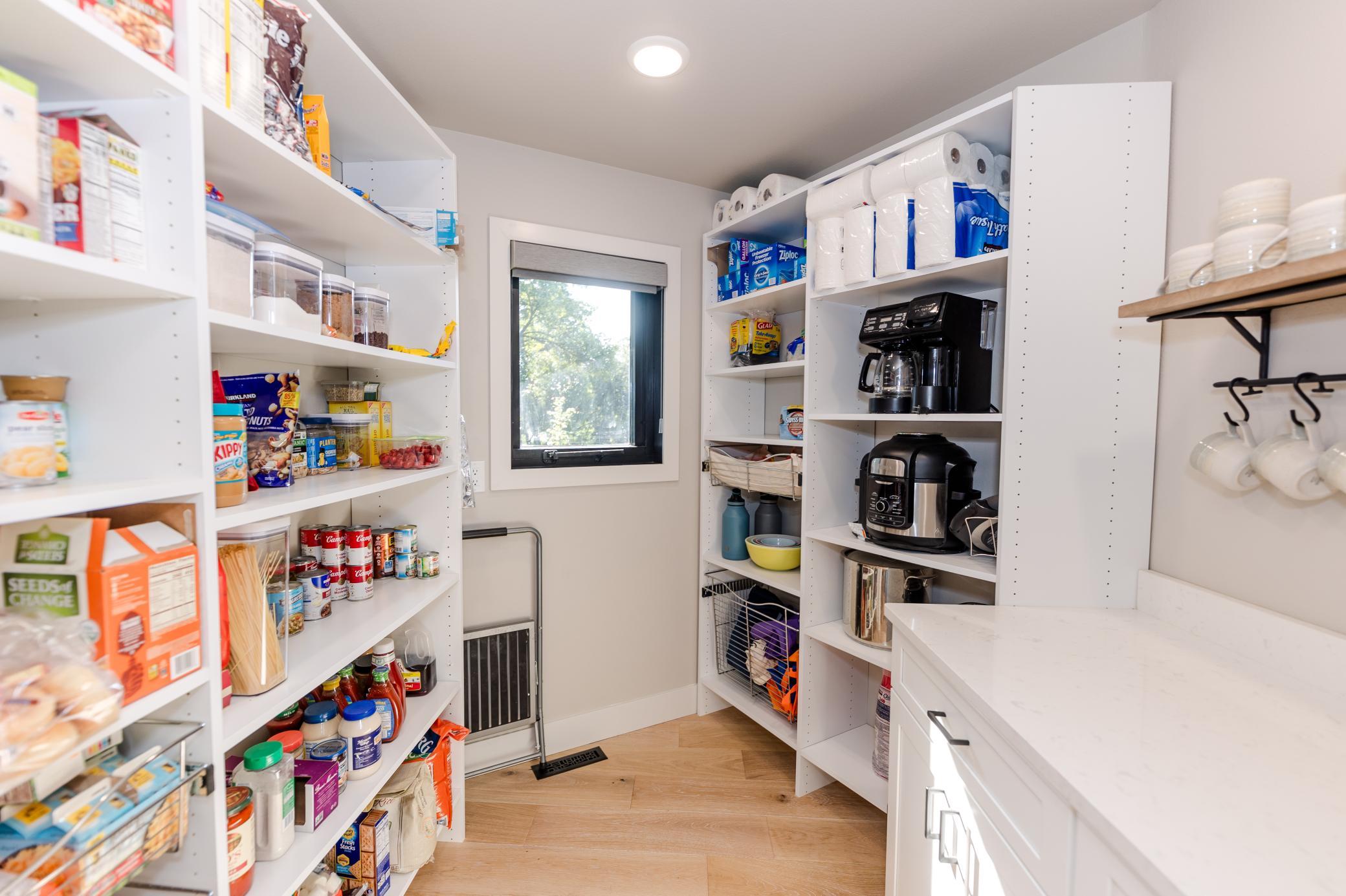 804 S Shore Dr Detroit Lakes, MN 56501-2-12.jpg