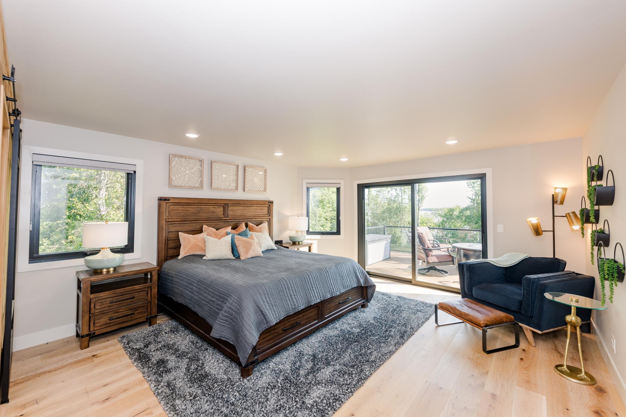 804 S Shore Dr Detroit Lakes, MN 56501-2-4.jpg