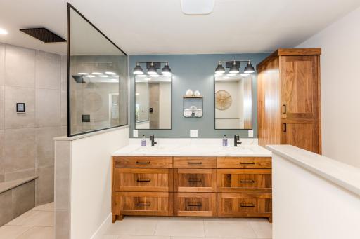 804 S Shore Dr Detroit Lakes, MN 56501-2-6.jpg