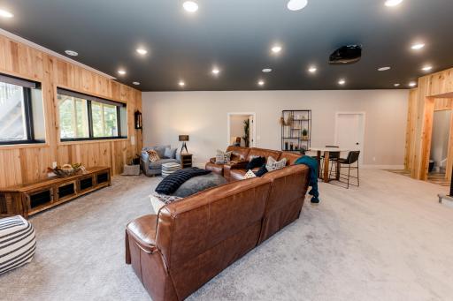 804 S Shore Dr Detroit Lakes, MN 56501-2-35.jpg