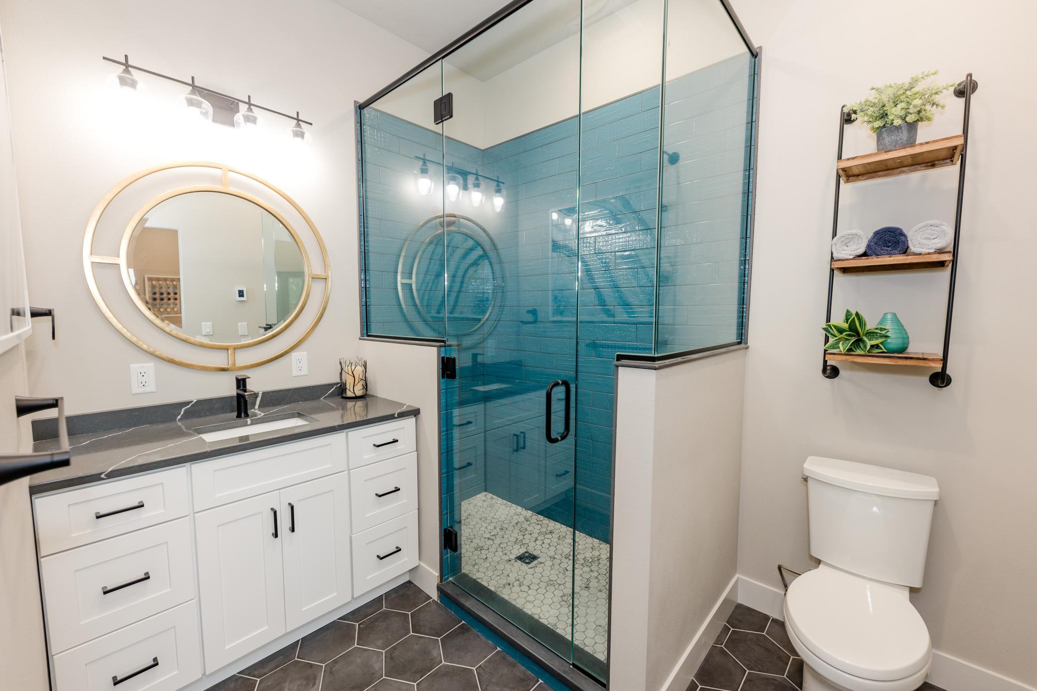 804 S Shore Dr Detroit Lakes, MN 56501-2-21.jpg