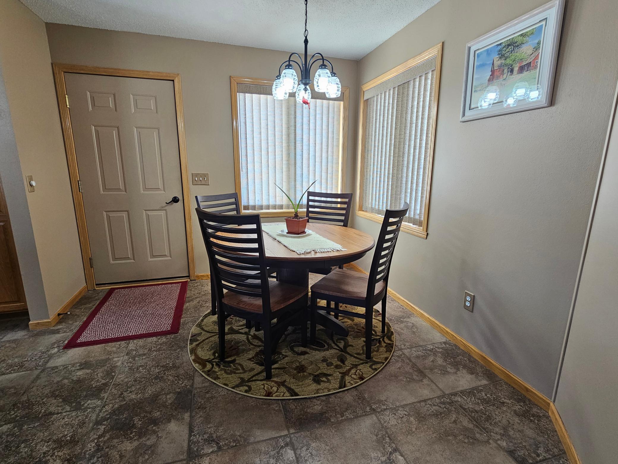 Dining area.jpg