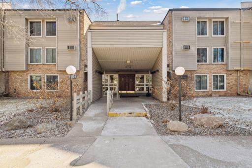 4045 Hodgson Road, 110, Saint Paul, MN 55126