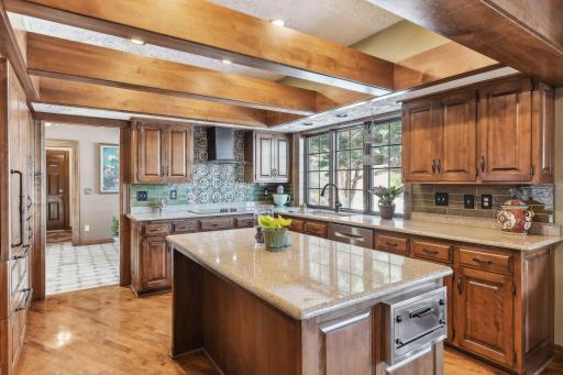 2800 Woods Trail N, Burnsville, MN 55306