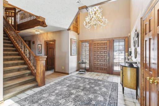 2800 Woods Trail N, Burnsville, MN 55306