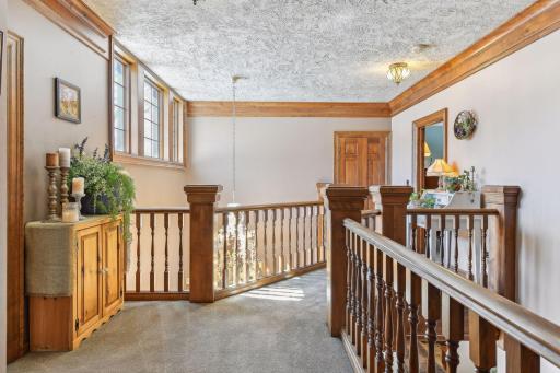 2800 Woods Trail N, Burnsville, MN 55306