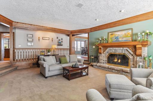 2800 Woods Trail N, Burnsville, MN 55306