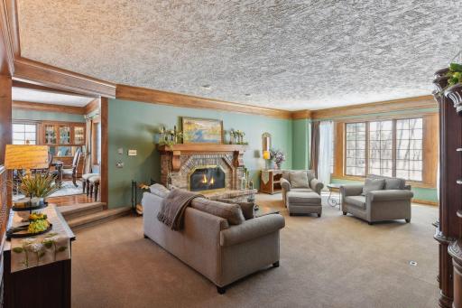 2800 Woods Trail N, Burnsville, MN 55306