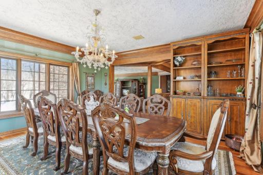 2800 Woods Trail N, Burnsville, MN 55306