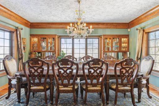 2800 Woods Trail N, Burnsville, MN 55306