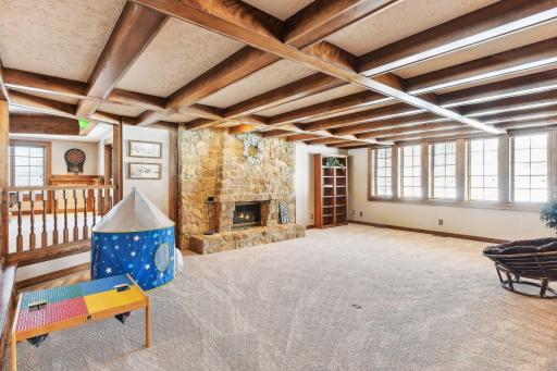 2800 Woods Trail N, Burnsville, MN 55306
