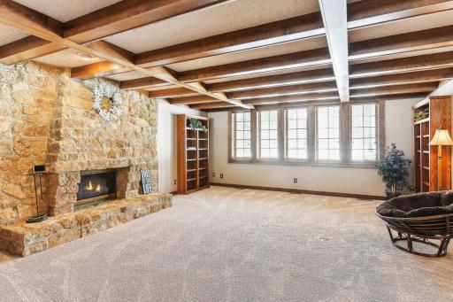 2800 Woods Trail N, Burnsville, MN 55306