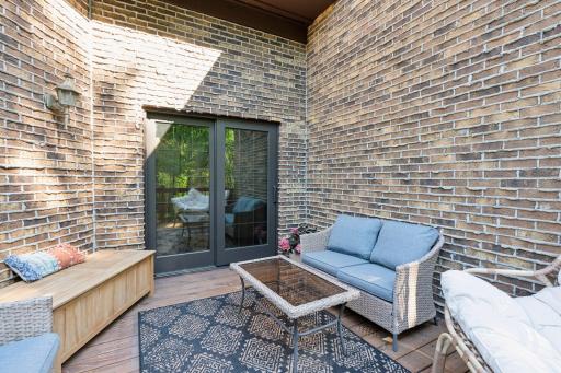 2800 Woods Trail N, Burnsville, MN 55306
