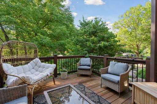2800 Woods Trail N, Burnsville, MN 55306