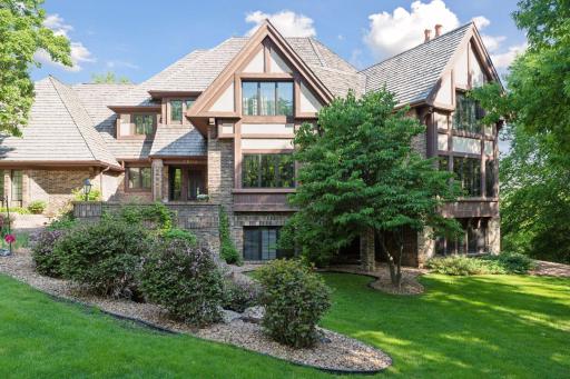 2800 Woods Trail N, Burnsville, MN 55306