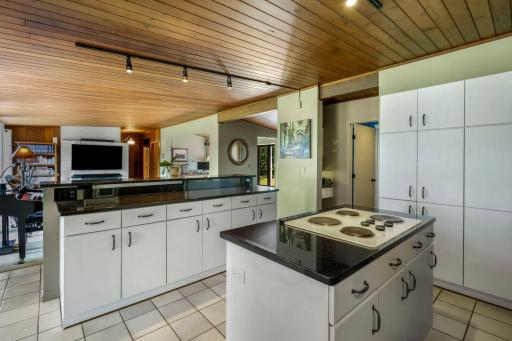 2 Martin Lane, North Oaks, MN 55127